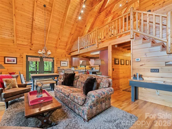 297 Hidden Cove Rd, Maggie Valley, NC 28751