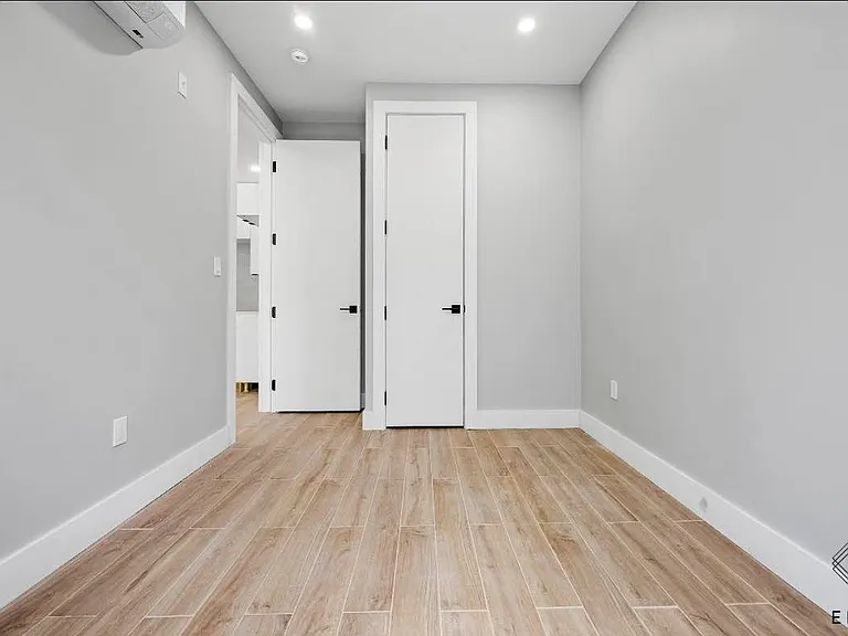 809 Midwood St #3B — Photo 9