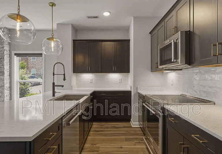 6084 Ivory Ln — Photo 11