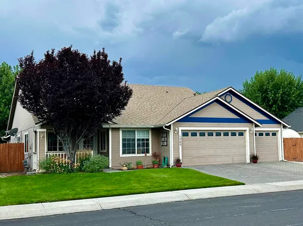 1305 W Aylesbury Ct, Gardnerville, NV 89410
