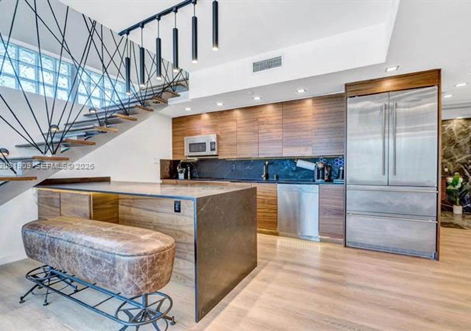 92 SW 3rd St cu-901, Miami, FL 33130 — Photo 1