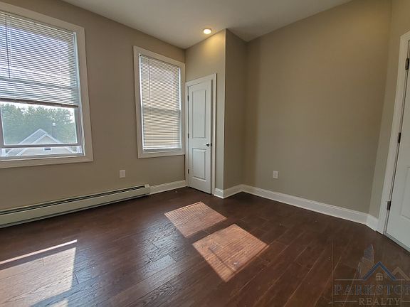 3rd image of 146 Clendenny Ave #3B