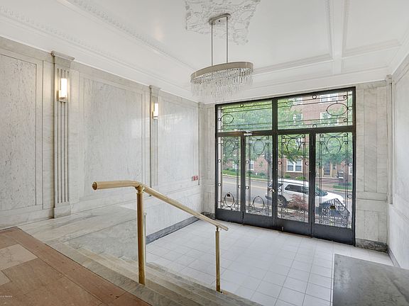 3rd image of 192 Claremont Ave APT 31