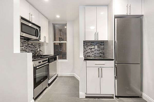 1st image of 309 W 57th St APT 709