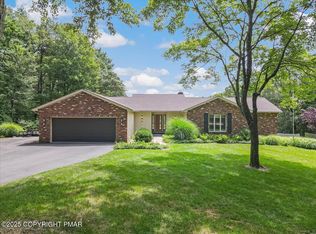 5767 Wildflower Cir, Stroudsburg, PA 18360