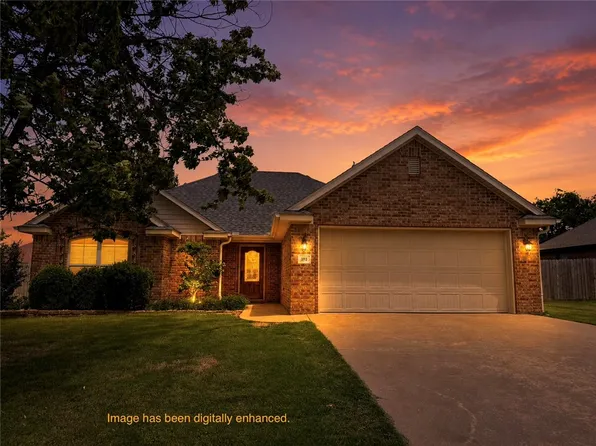 392 N Cold Harbor Ave, Fayetteville, AR 72704