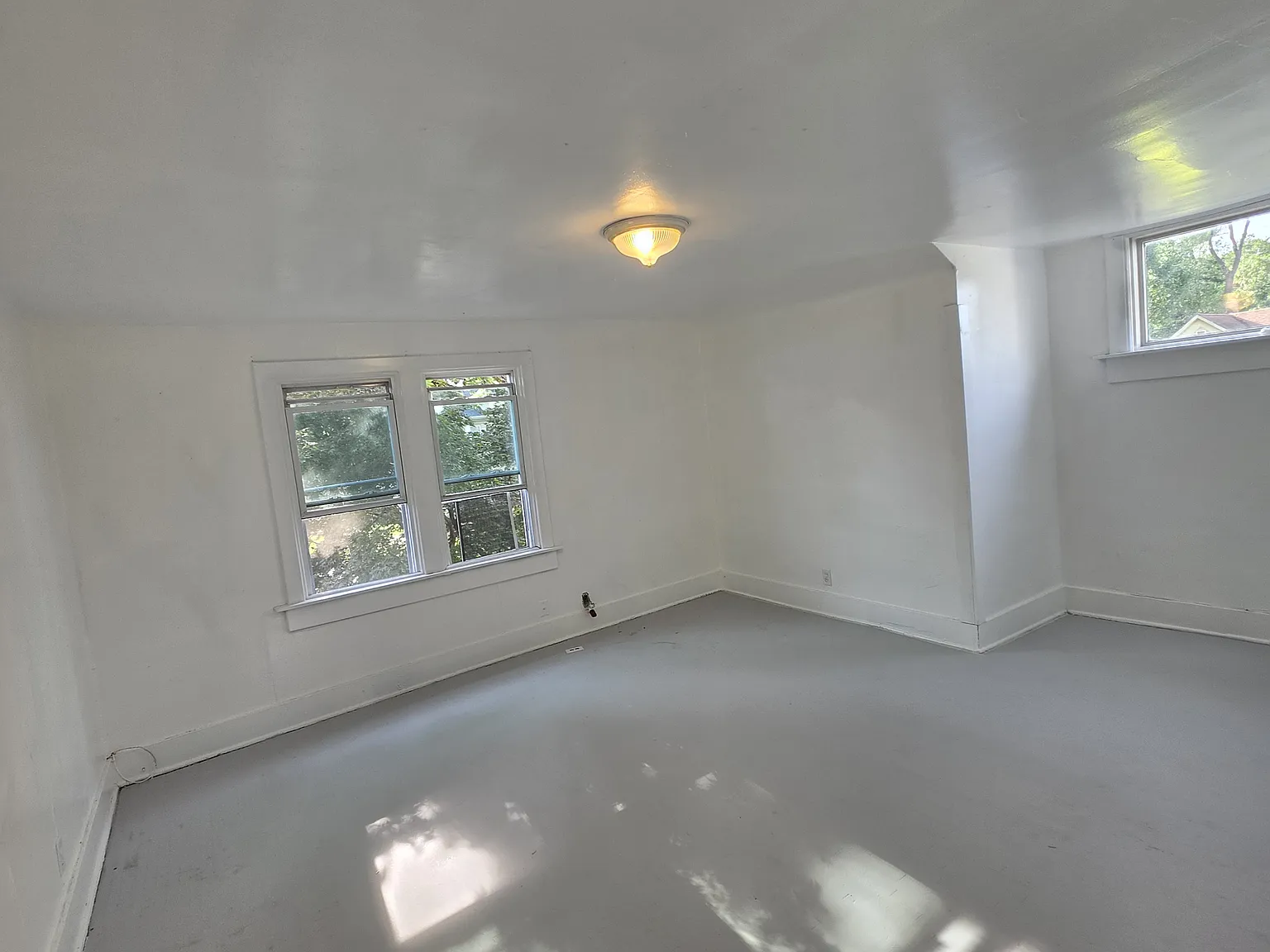 3 bed, 1000 sqft, $995 — Photo 3