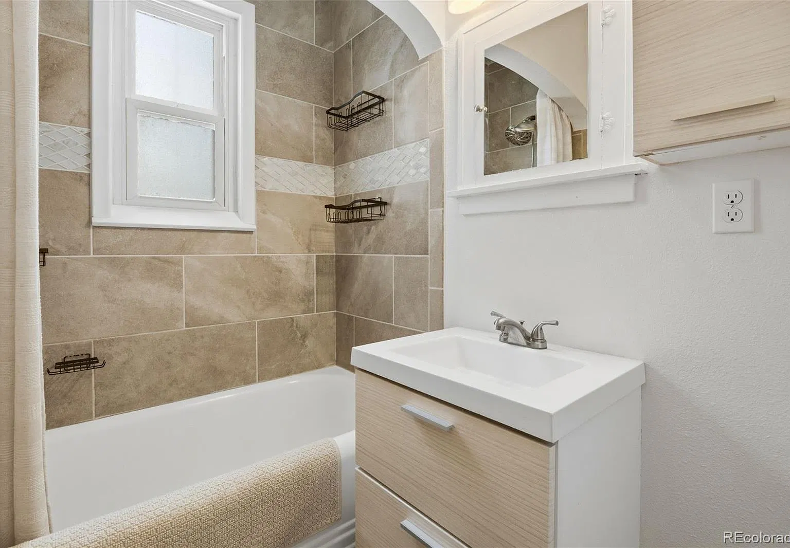 3 bed, 1552 sqft, $3,100 — Photo 4