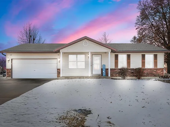 2 Karington Ct, O'Fallon, MO 63368