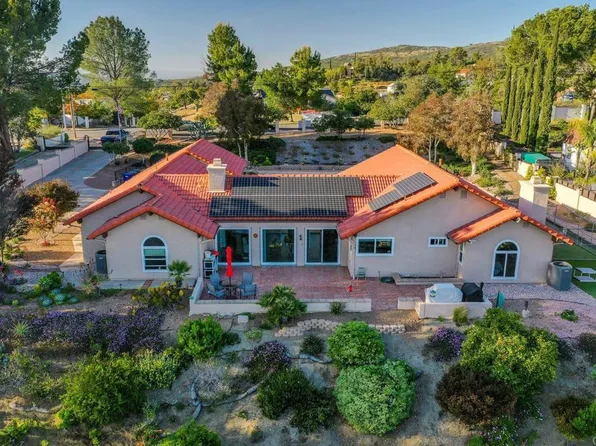 2727 W Victoria Dr, Alpine, CA 91901