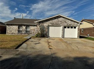 2060 Spanish Oaks Dr, Harvey, LA 70058
