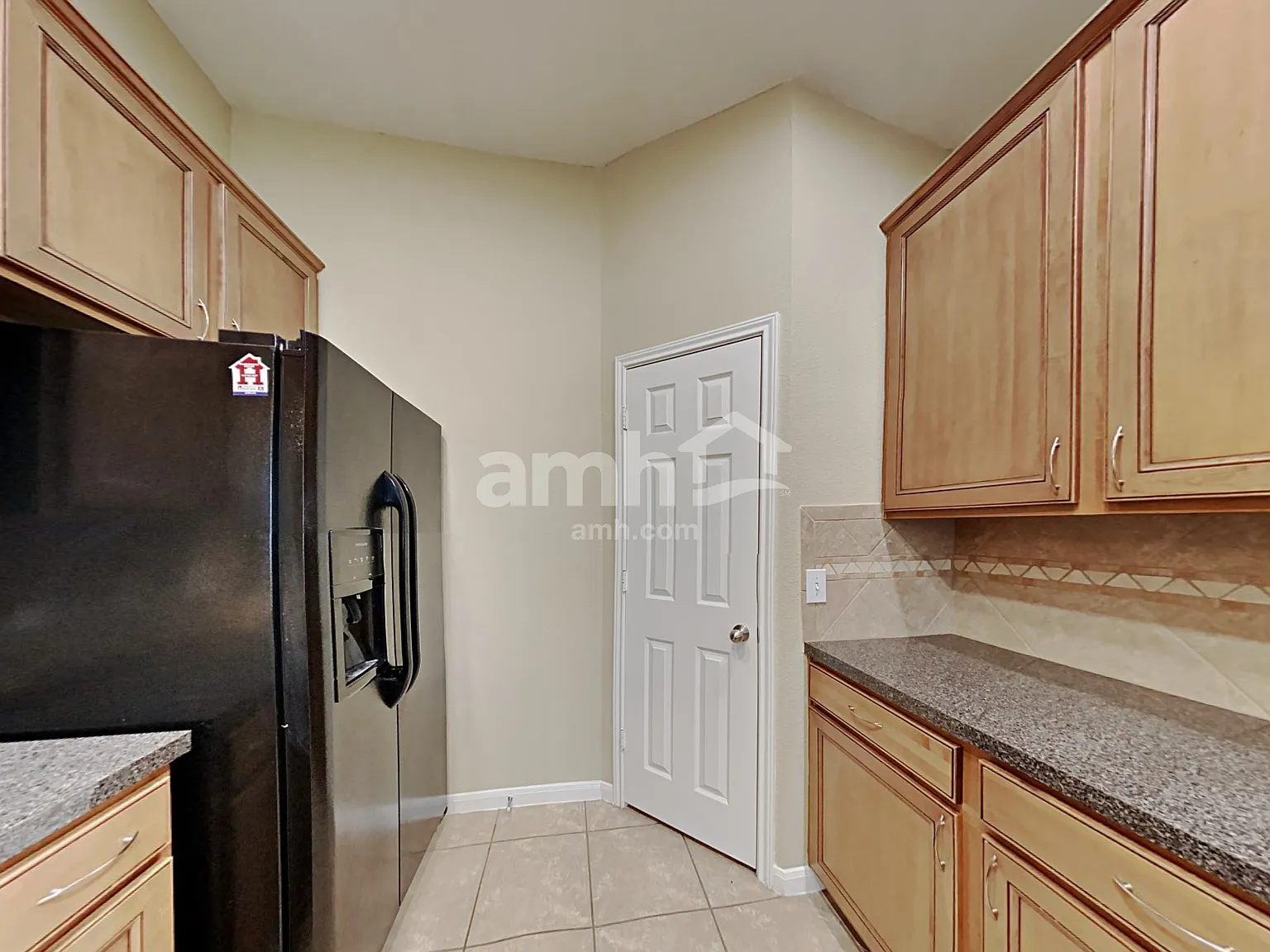 3 bed, 2.0 bath, 1618 sqft, $2,075 — Photo 3
