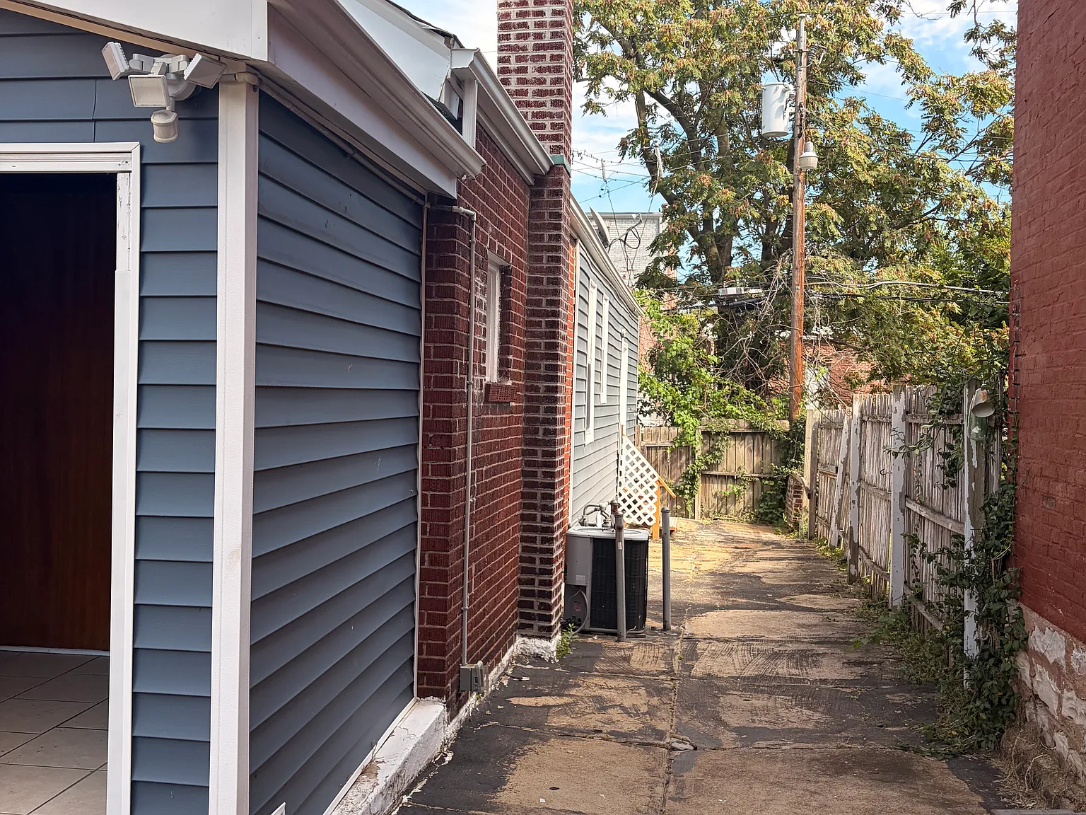 1 bed, 900 sqft, $1,300 — Photo 2