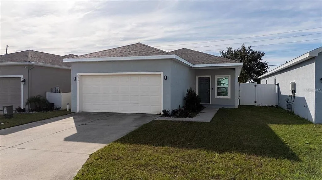 Building Photo - 2893 Whispering Trails Dr