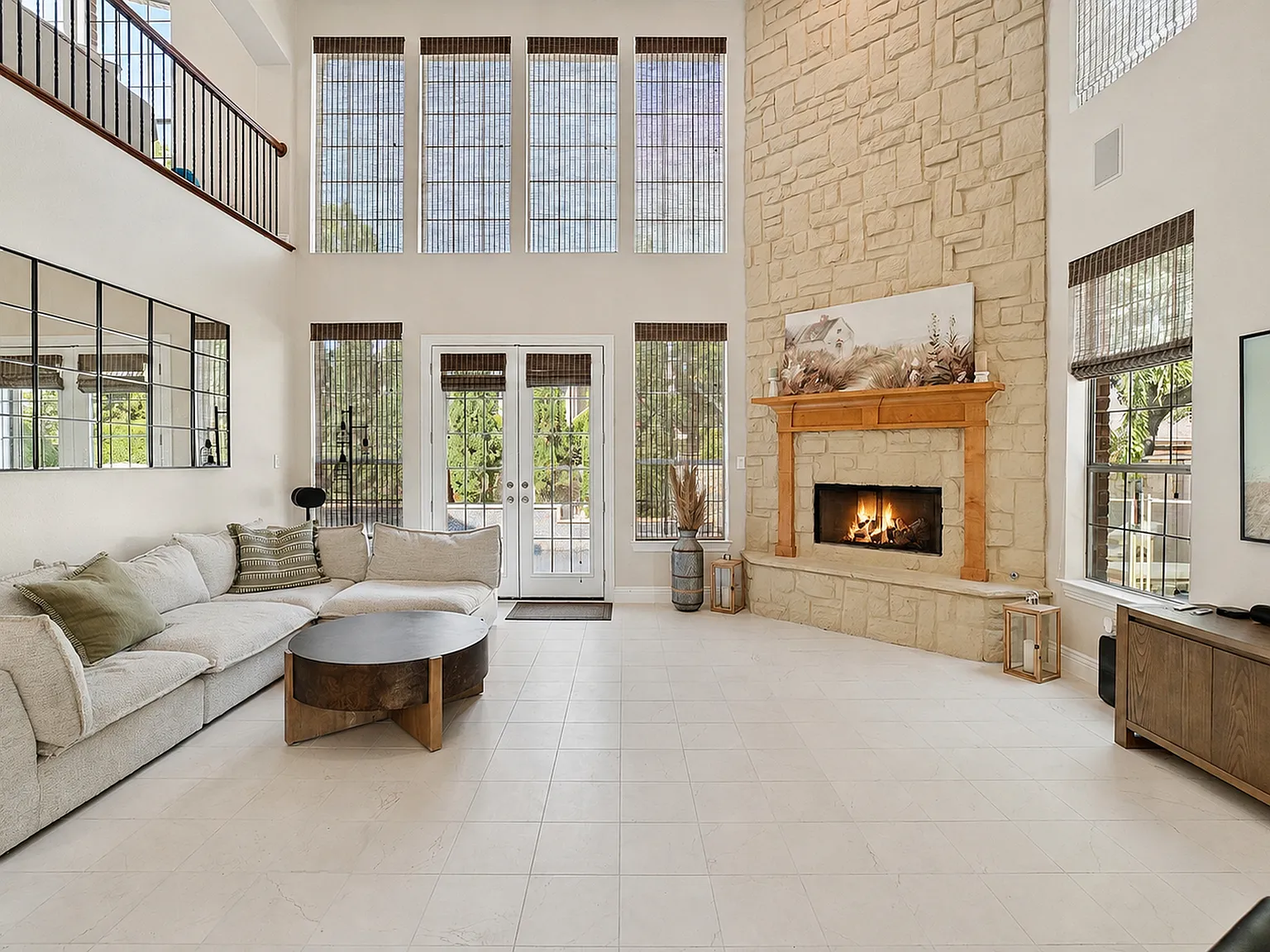 5 bed, 5237 sqft, $15,000 — Photo 3