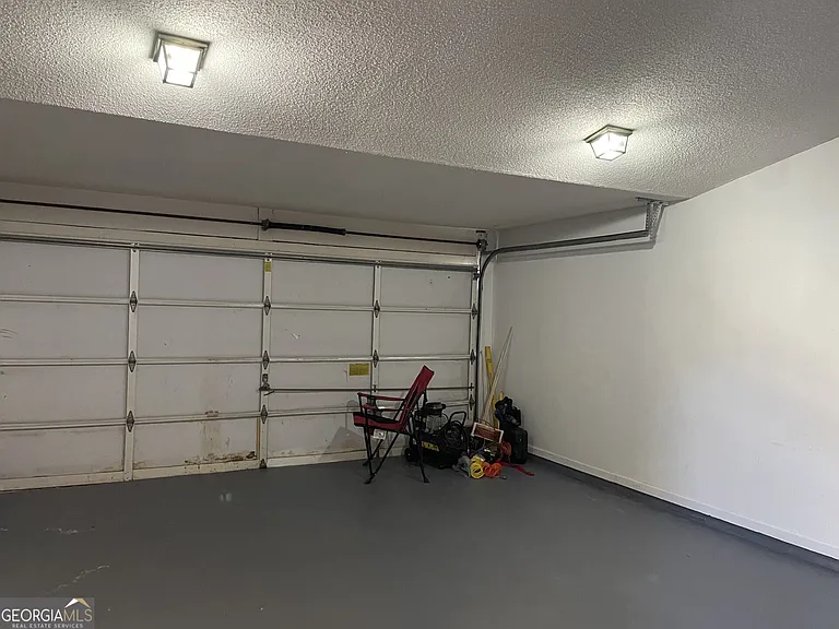 403 Fairfield Ct — Photo 16