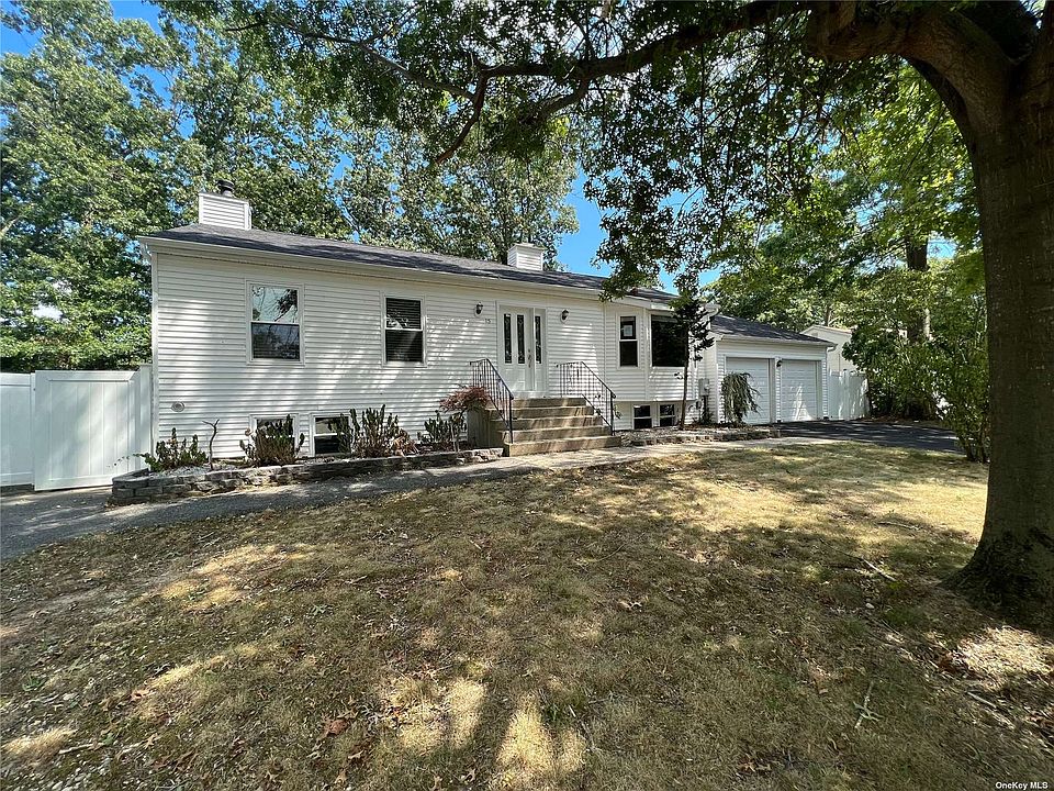 1st image of 15 Shenandoah Blvd