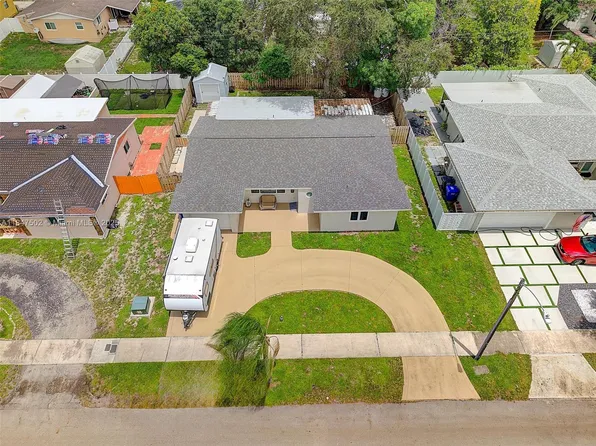 1319 N 74th Ter, Hollywood, FL 33024