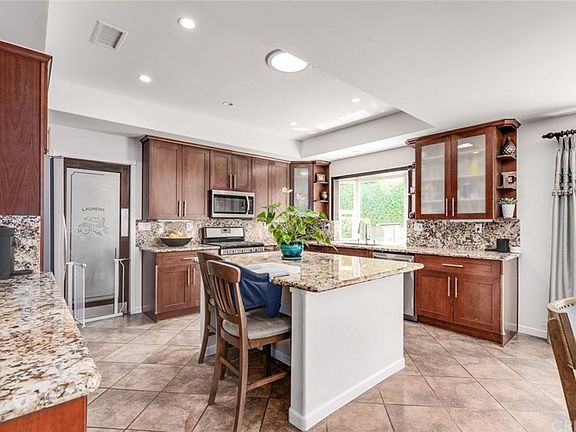 5th image of 6912 Minstrel Ave