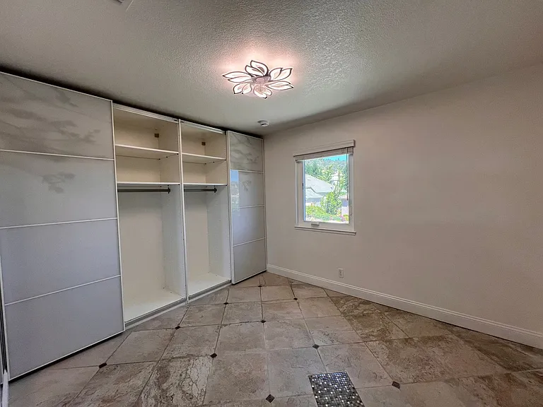 912 Yosemite Ln — Photo 25