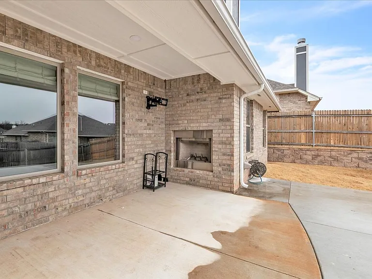 5316 Lannister Ln — Photo 6