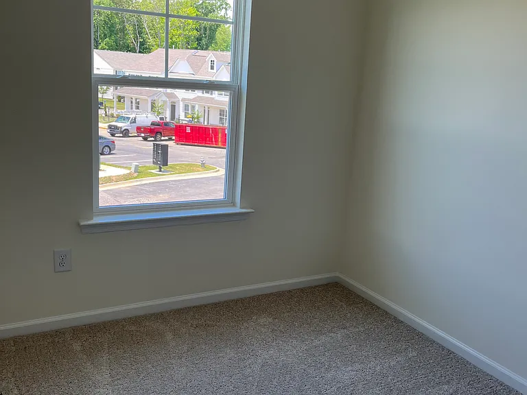 913 Scott Rd — Photo 12