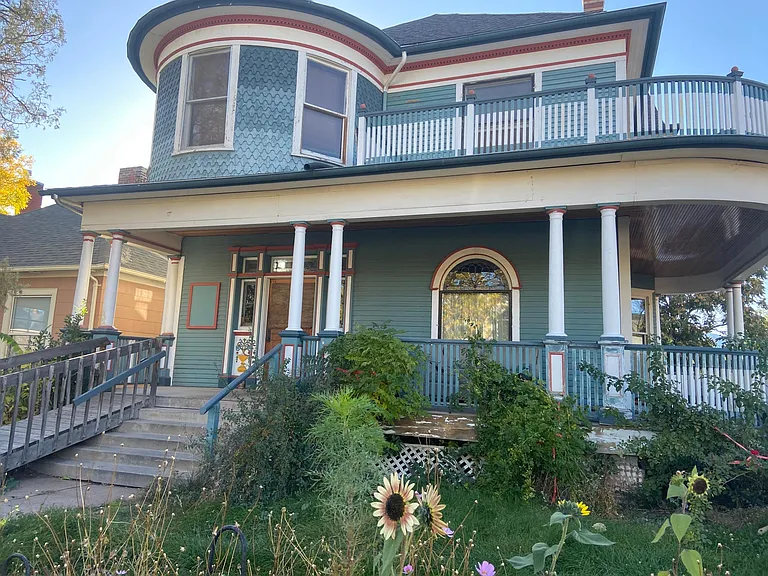 730 N Weber St — Photo 2