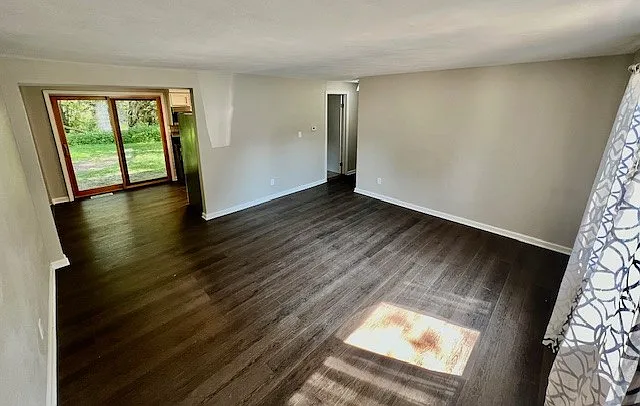 9332 North Cross Street - B — Photo 4