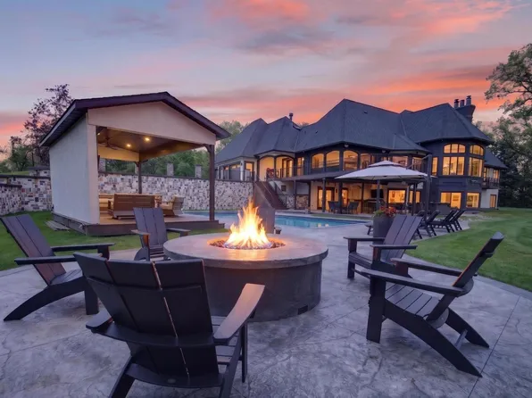 1000 Old Crystal Bay Rd S, Wayzata, MN 55391