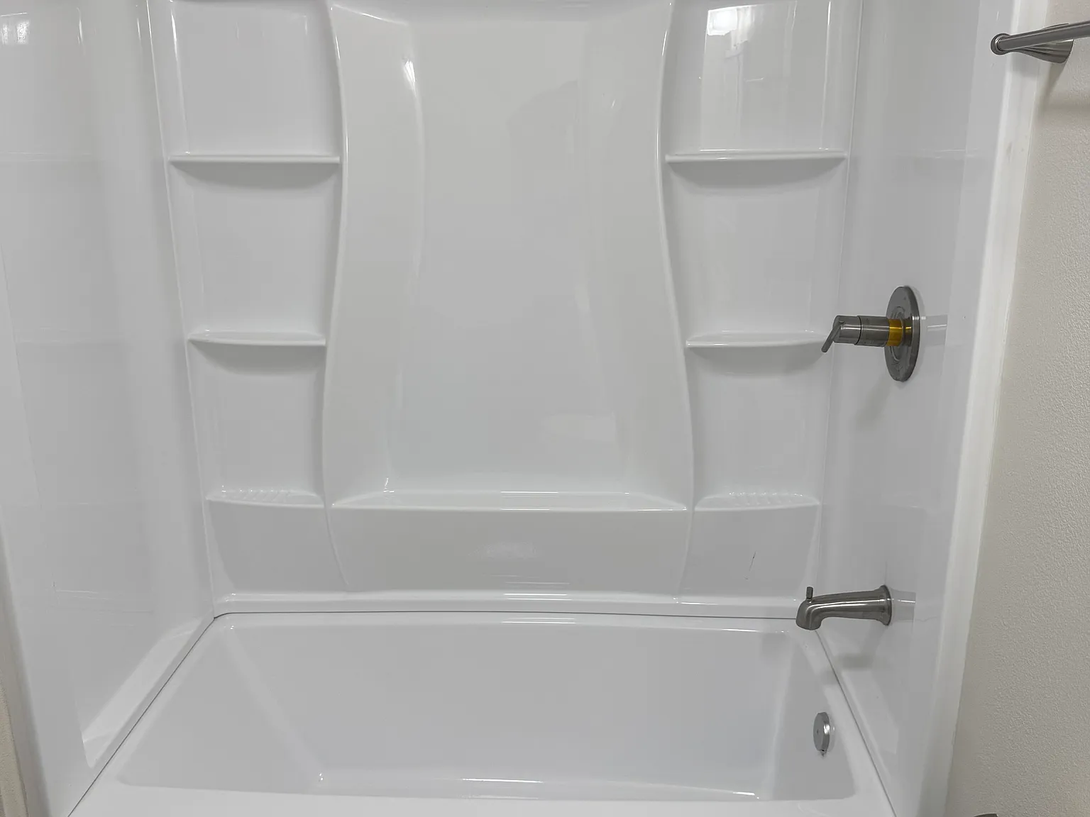 2 bed, $1,400 — Photo 3