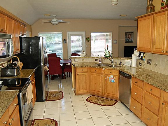 GREAT UPDATED KITCHEN