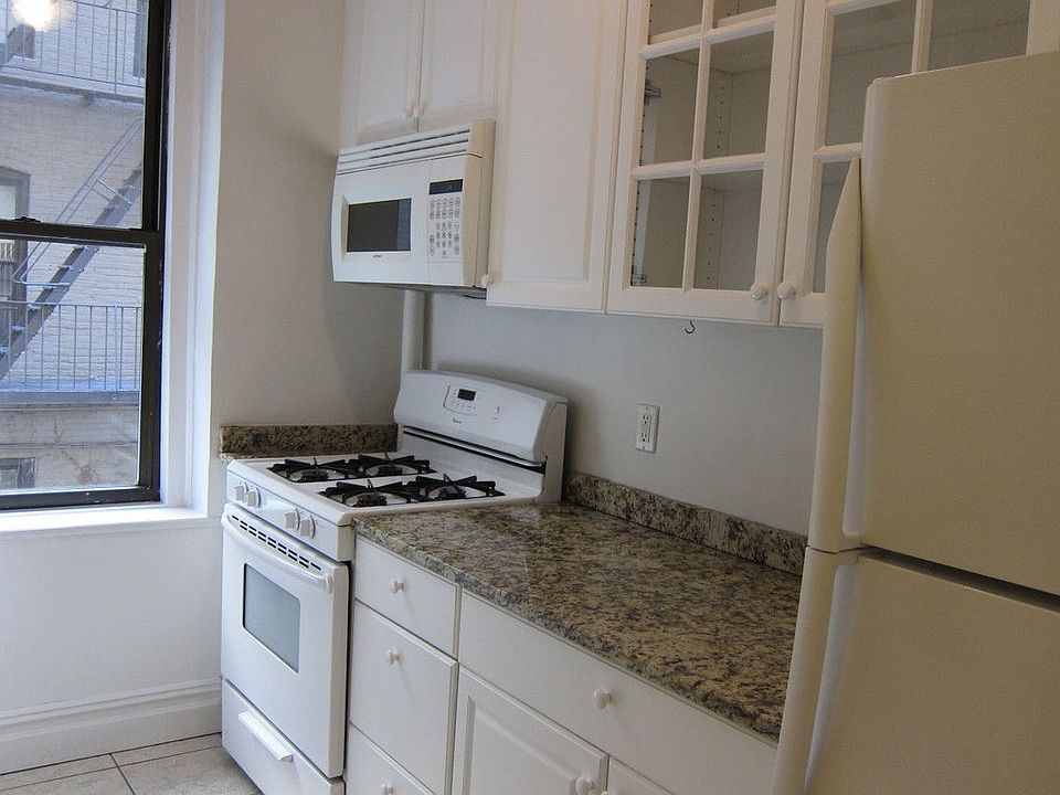 1st image of 442 Hudson St #1B