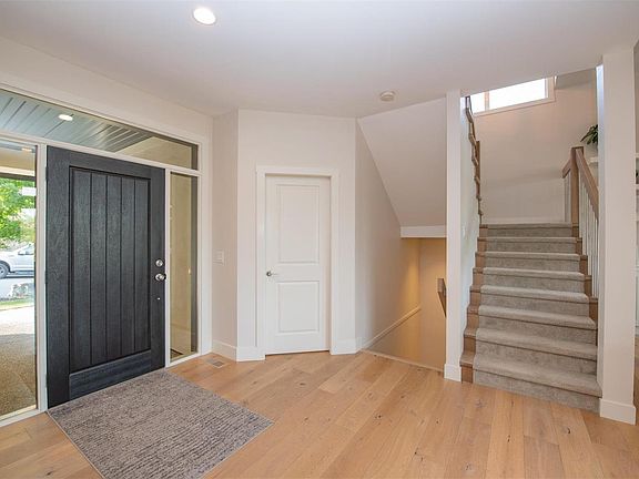 5th image of 139 Forest Edge Pl