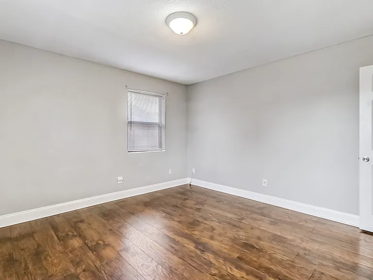 5761 Lake Lucina Dr S — Photo 35