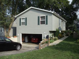 124 E Midland Dr, Round Lake Park, IL
