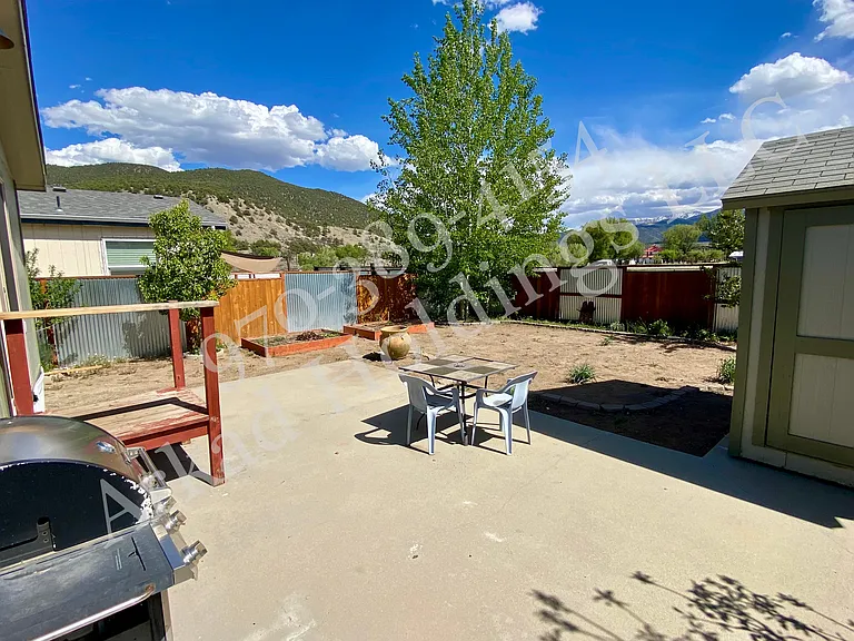 932 Maple Dr — Photo 32