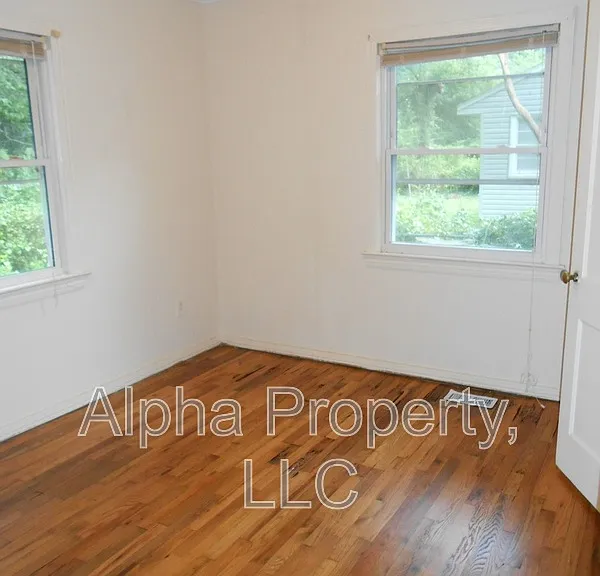 31 Foxhall Rd — Photo 9