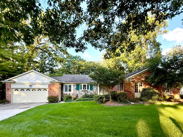 1448 Inwoods Cir, Bloomfield Hills, MI 48302