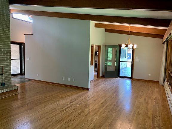 4th image of 618 Woodland Dr