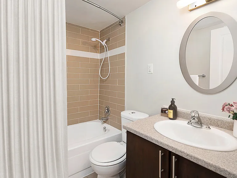 2067 Prospect St — Photo 8