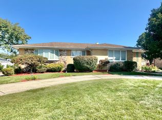 4935 N Sunrise Ln, Harwood Heights, IL