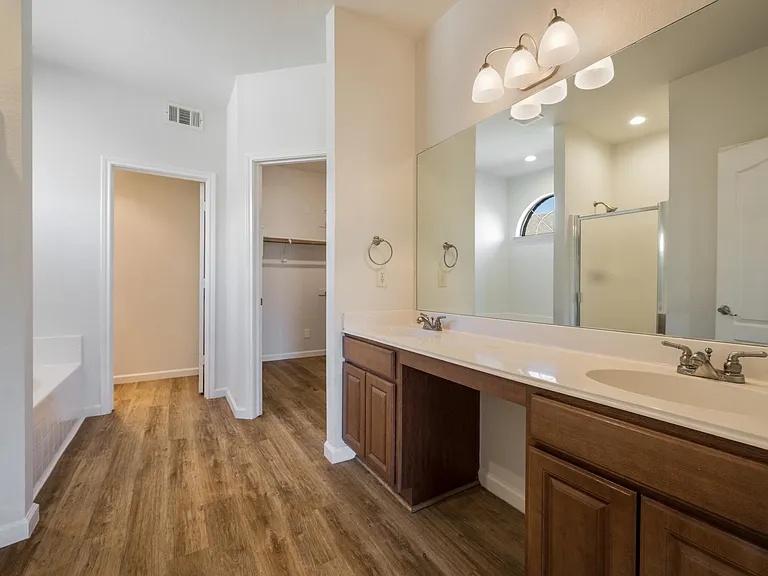 826 Hazels Way — Photo 15