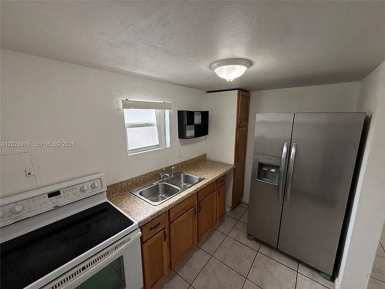 3513 SW 4th St #2 — Photo 6
