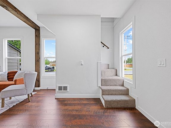3rd image of 26502 Ridge Avenue