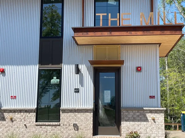 657 5th St, Fayetteville, GA 30214