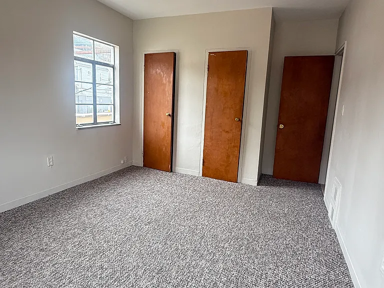 114 Edgington Ln #4 — Photo 13