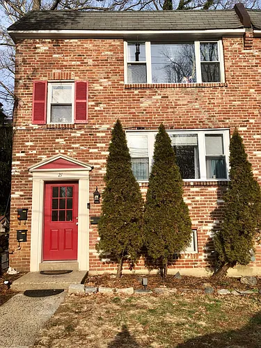 21 E Lincoln St Photo 1