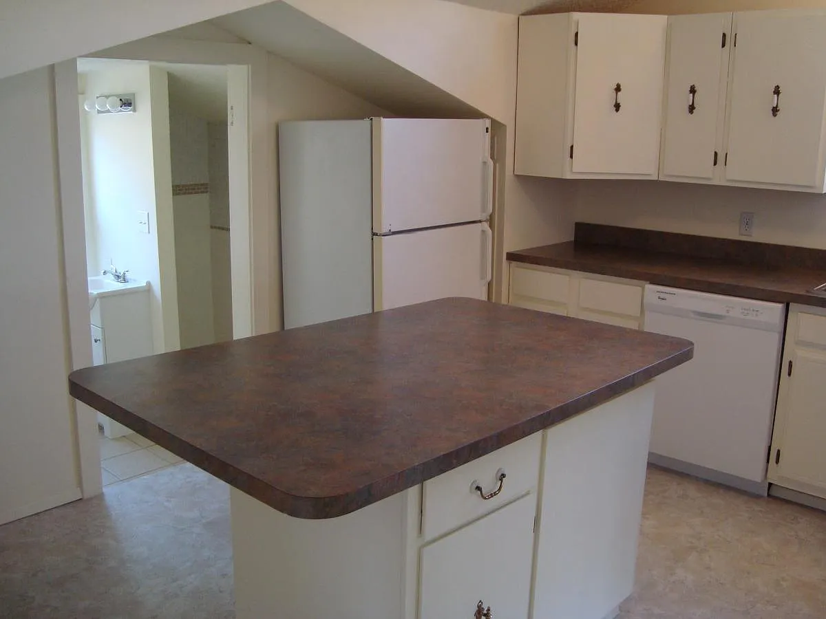 2 bed, 800 sqft, $1,400 — Photo 3