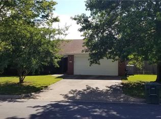 1550 S Tallgrass Dr, Fayetteville, AR 72701