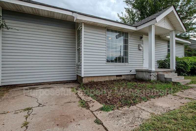 3 bed, 1.0 bath, 1519 sqft, $1,450 — Photo 2